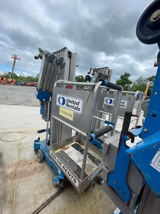 2018 Genie AWP-30SDC Pusharound Lift