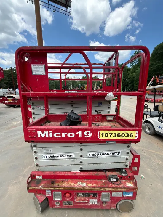 2018 MEC MICRO 19 Scissor Lift
