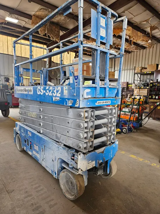 2017 Genie GS-3232 Scissor Lift