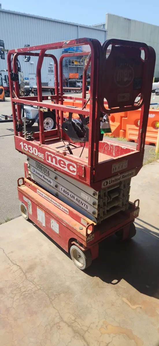 2019 MEC 1330SE Scissor Lift