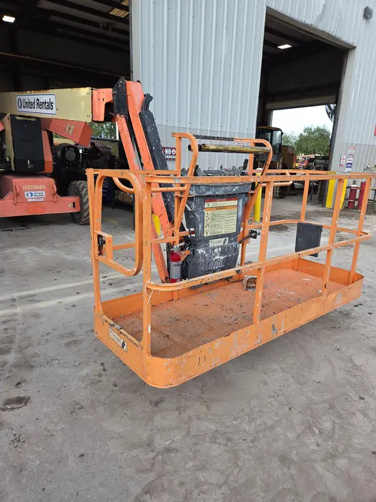 2017 JLG 800AJ Articulating Boom Lift