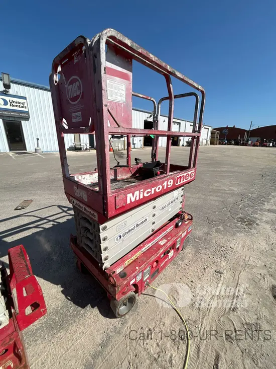 2018 MEC MICRO 19 Scissor Lift