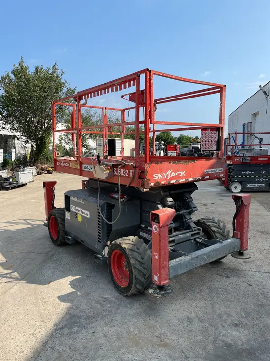 2018 Skyjack SJ6832RT Rough Terrain Scissor Lift