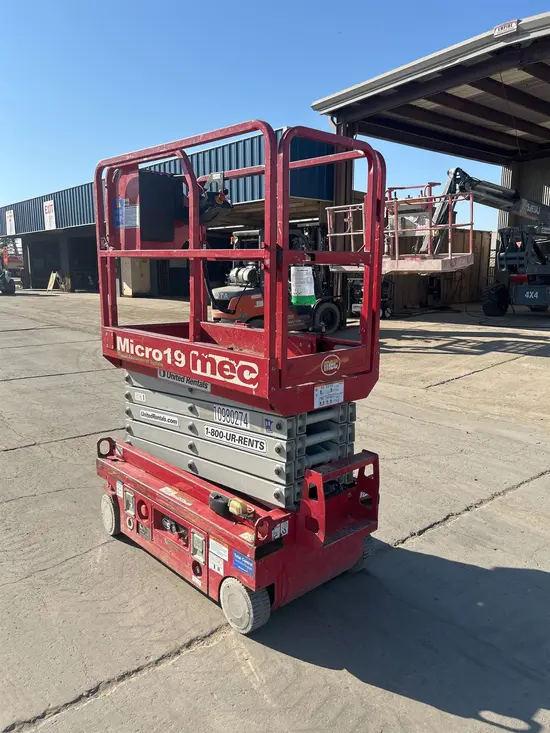 2019 MEC MICRO 19 Scissor Lift