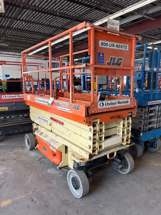2017 JLG 3246ES Scissor Lift