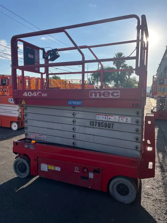 2018 MEC 4046SE Scissor Lift