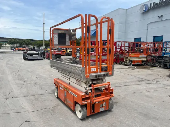 2019 Snorkel S3215L Scissor Lift