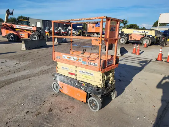 2019 JLG 1932R Scissor Lift