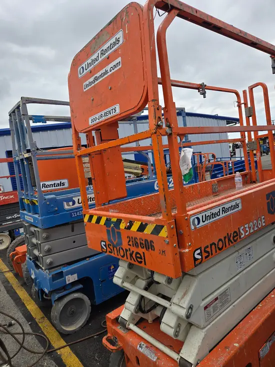 2018 Snorkel S3226E Scissor Lift