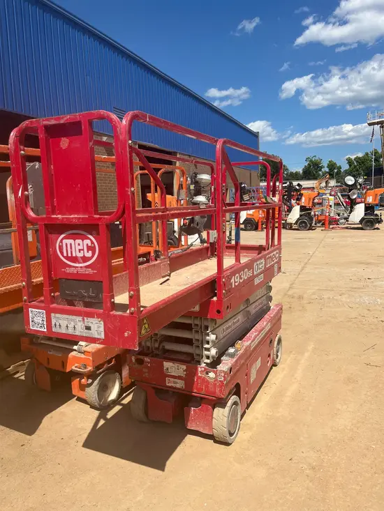 2018 MEC 1930SE Scissor Lift