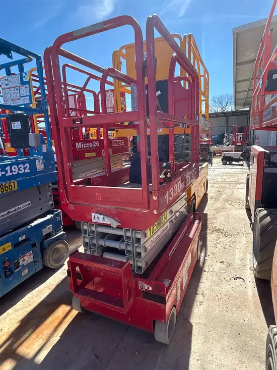 2017 MEC 1330SE Scissor Lift