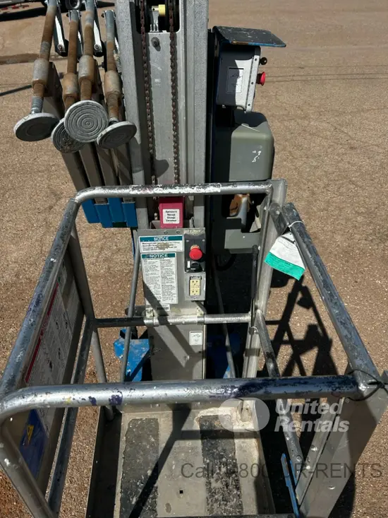 2018 Genie AWP-30SDC Pusharound Lift