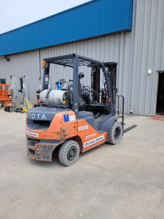 2017 Toyota 8FGU25 Forklift