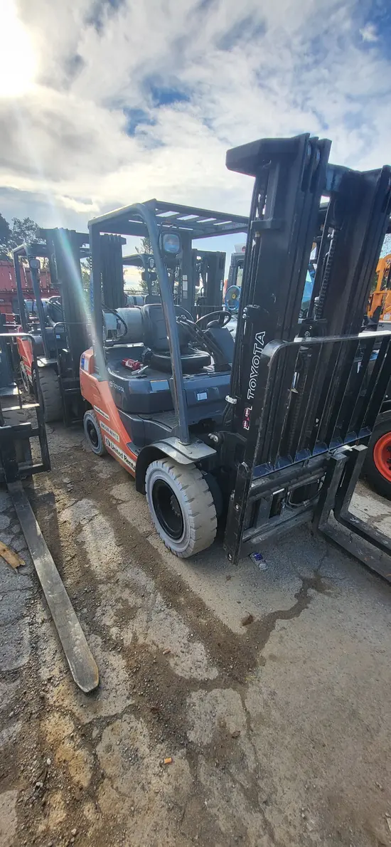 2019 Toyota 8FGU25 Warehouse Forklift