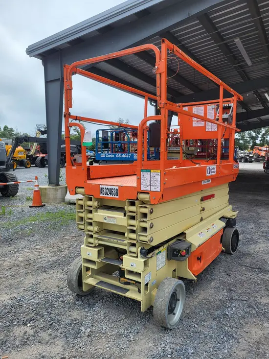 2018 JLG 3246ES Scissor Lift