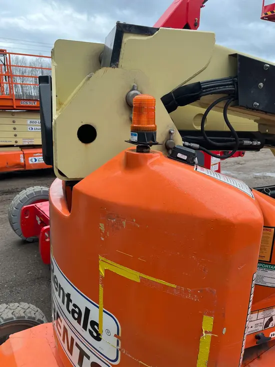 2017 JLG E400AJPN Articulating Boom Lift