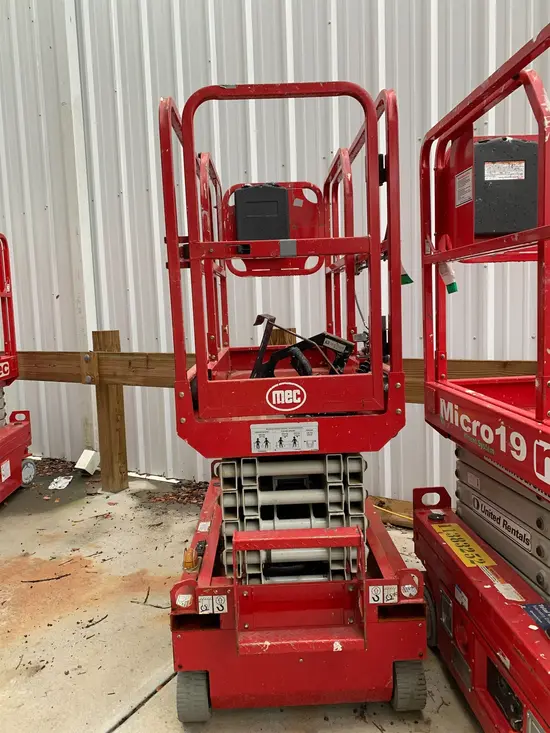2018 MEC MICRO 19 Scissor Lift