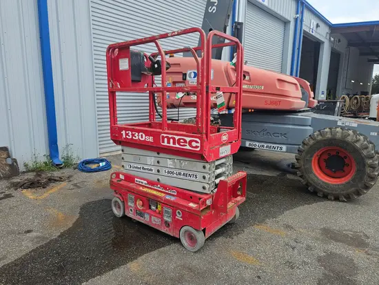 2017 MEC 1330SE Scissor Lift