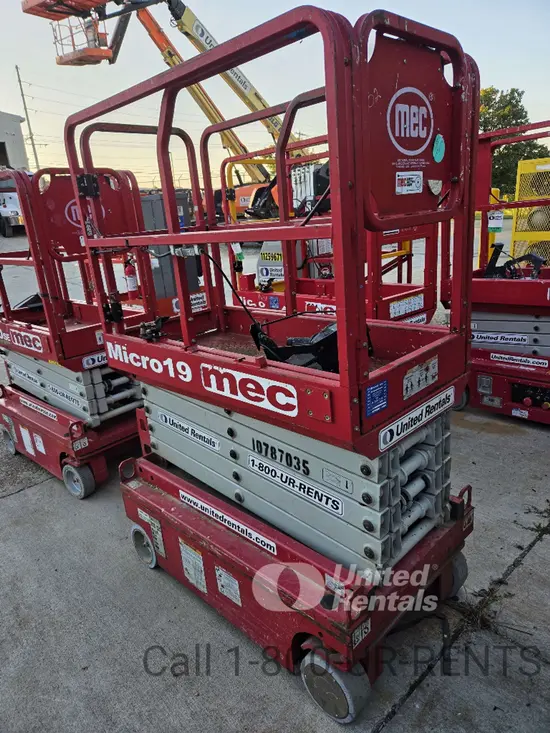 2018 MEC MICRO 19 Scissor Lift