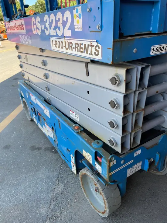 2017 Genie GS-3232 Scissor Lift