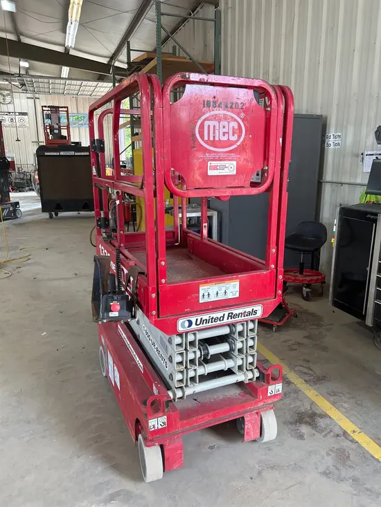2018 MEC 1330SE Scissor Lift