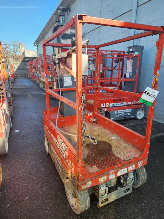 2017 Skyjack SJ12 Self-Propelled One-Person Lift