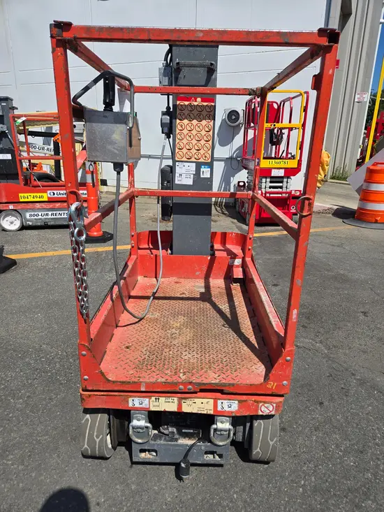 2016 Skyjack SJ12 Self-Propelled One-Person Lift