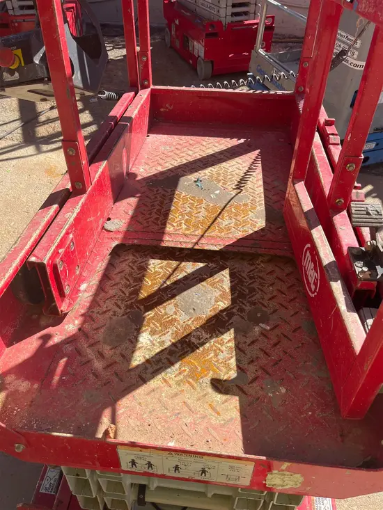 2018 MEC 1330SE Scissor Lift