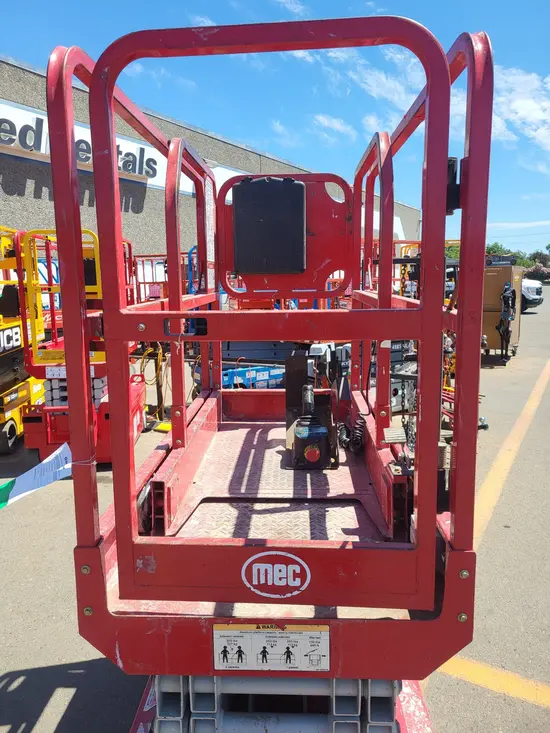2019 MEC MICRO 19 Scissor Lift