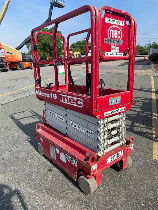 2018 MEC MICRO 19 Scissor Lift
