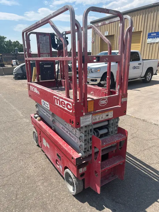 2019 MEC 1930SE Scissor Lift