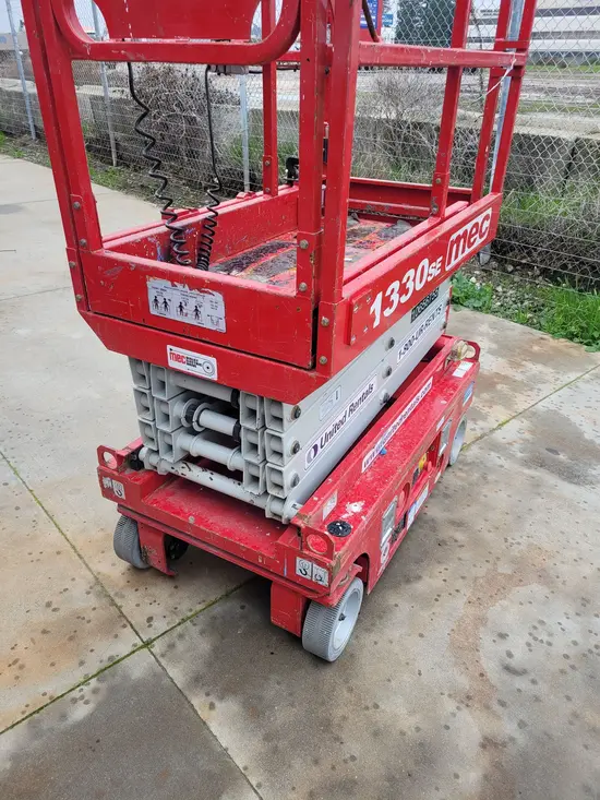 2017 MEC 1330SE Scissor Lift