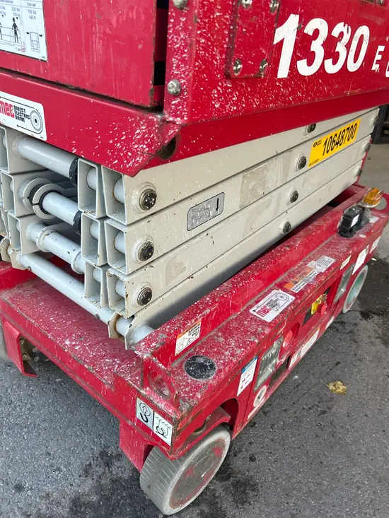 2017 MEC 1330SE Scissor Lift