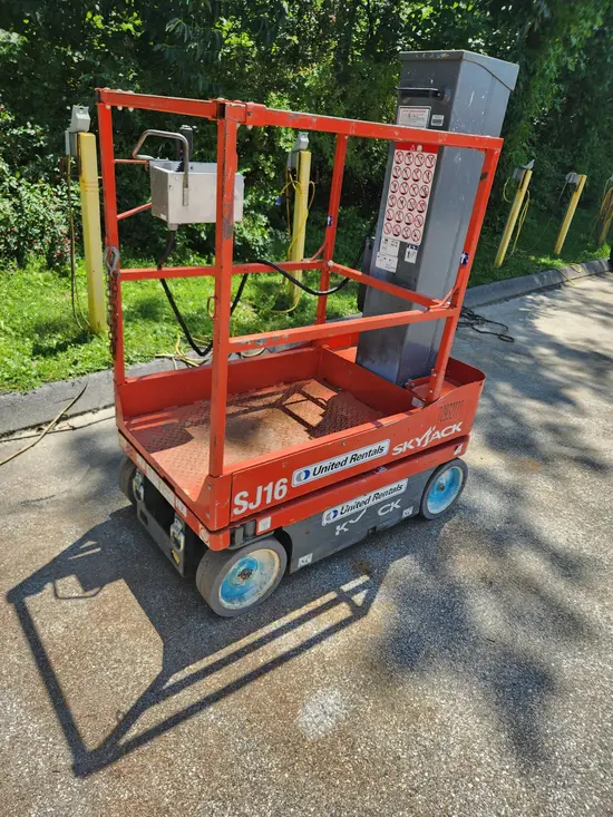 2019 Skyjack SJ16 Self-Propelled One-Person Lift