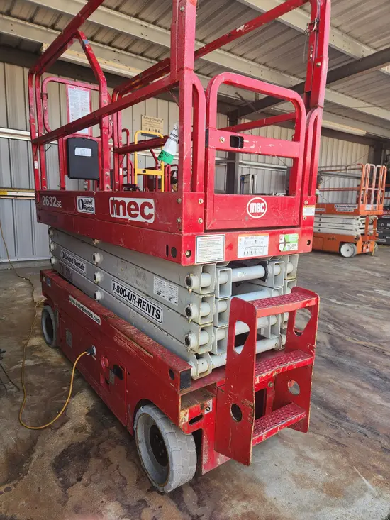 2018 MEC 2632SE Scissor Lift