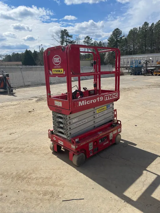 2018 MEC MICRO 19 Scissor Lift