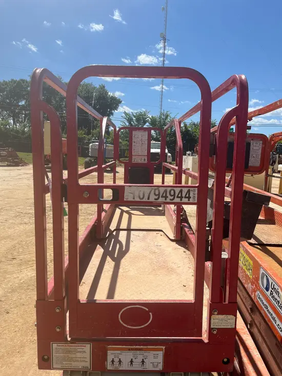 2018 MEC 1930SE Scissor Lift