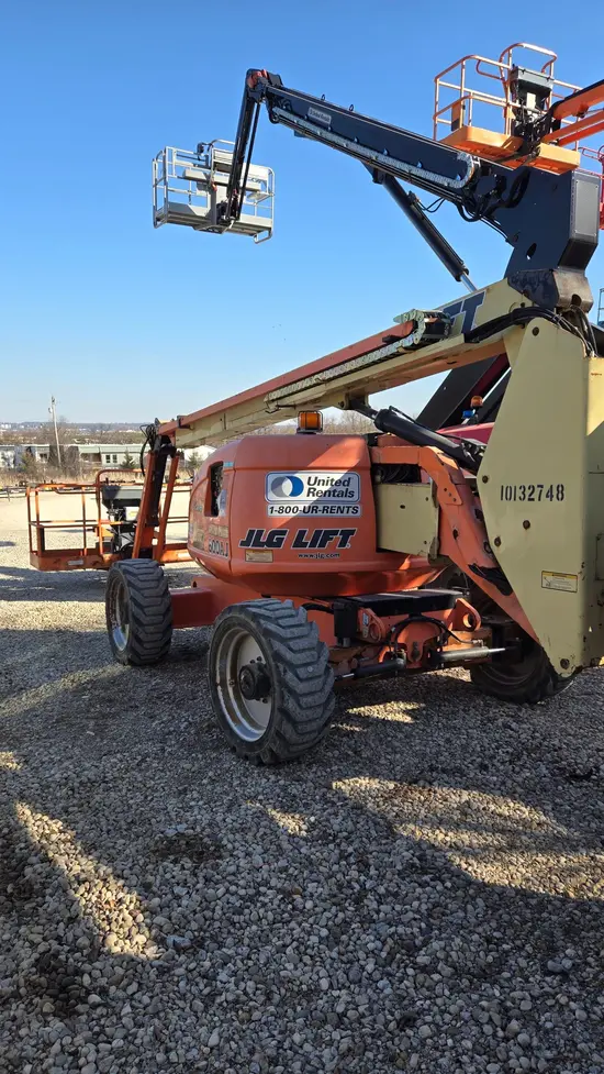 2013 JLG 600AJ Articulating Boom Lift