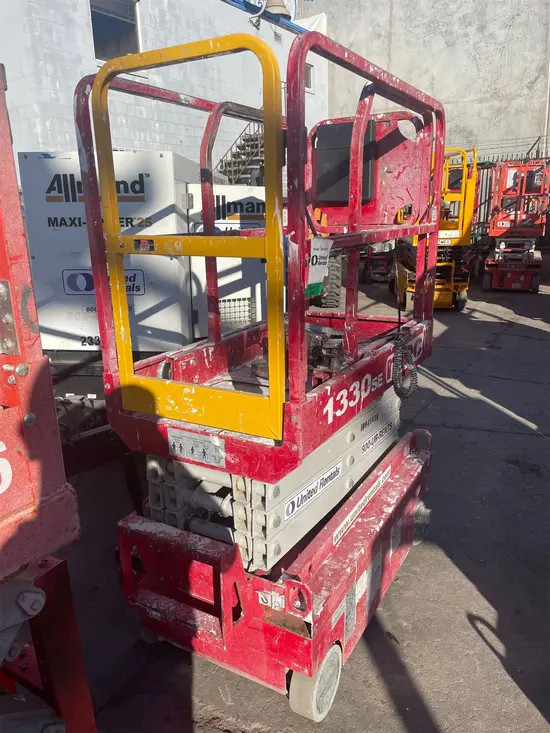2018 MEC 1330SE Scissor Lift