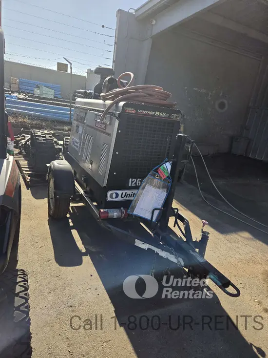 2021 Lincoln Electric VANTAGE 549 Welder