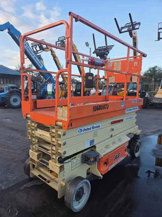 2017 JLG 3246ES Scissor Lift