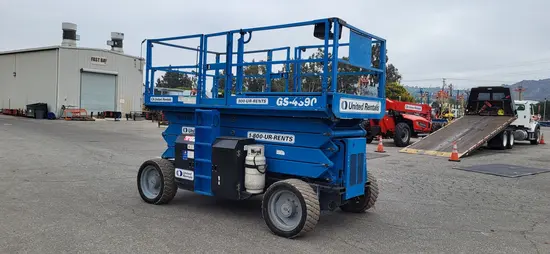 2014 Genie GS-4390 RT Rough Terrain Scissor Lift