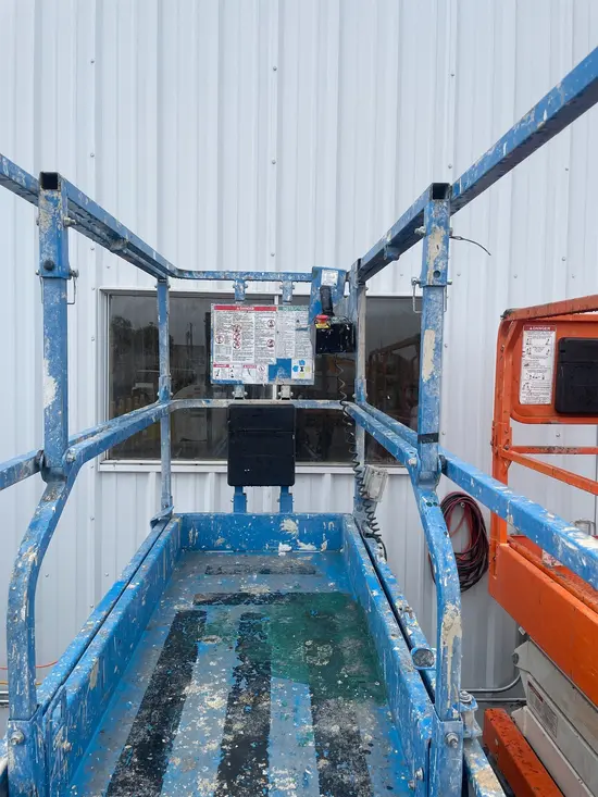 2017 Genie GS-3232 Scissor Lift