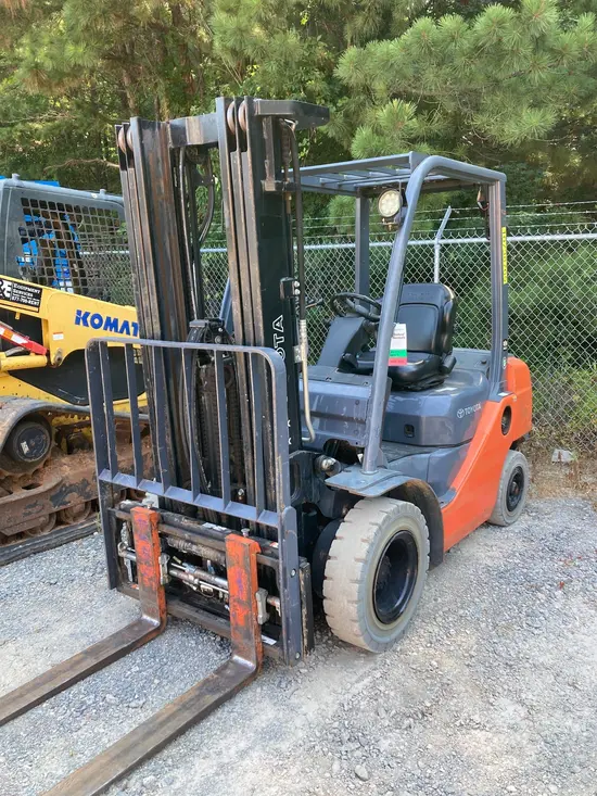 2018 Toyota 8FDU25 Warehouse Forklift