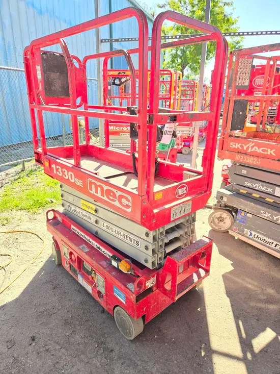 2018 MEC 1330SE Scissor Lift