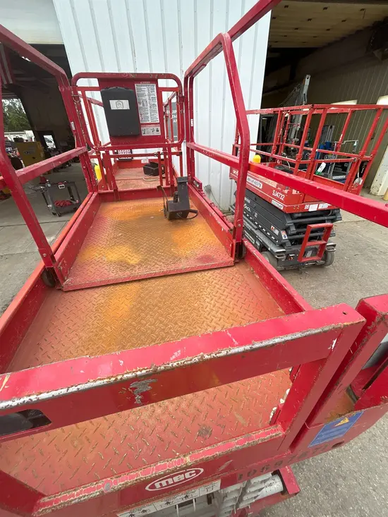 2017 MEC 4046SE Scissor Lift