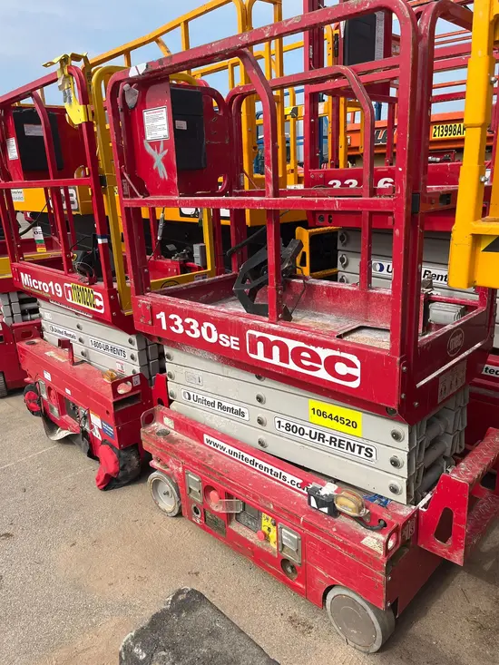 2017 MEC 1330SE Scissor Lift