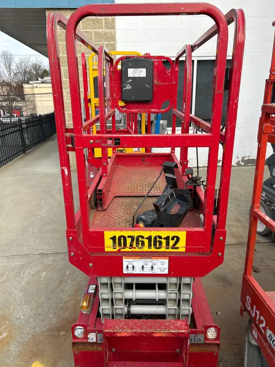 2018 MEC 1330SE Scissor Lift