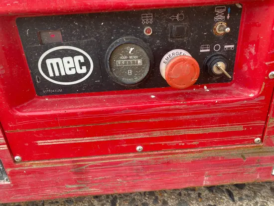 2018 MEC MICRO 19 Scissor Lift