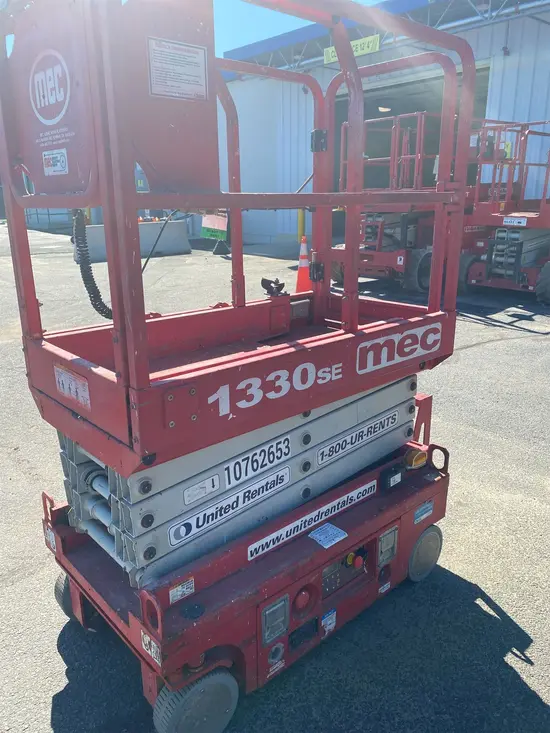 2018 MEC 1330SE Scissor Lift